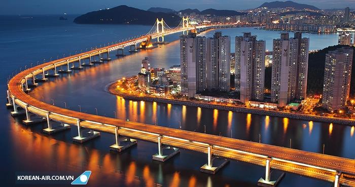Thành phố cảng Busan đẹp nổi bật trong đêm